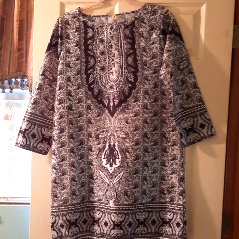 Black and white tunic is fun to wear!